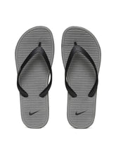 Load image into Gallery viewer, 125237c3-06ba-4286-9792-fda8aaf73a441555934821010-Nike-Men-Black-Self-Design-Thong-Flip-Flops-5701555934819806-1.jpg
