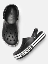 Load image into Gallery viewer, 29f37759-2106-442c-9c25-2e4bbdc42b631584701266580-Crocs-Unisex-Black-Sandals-1481584701265406-1.jpg
