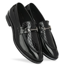 Load image into Gallery viewer, AIRBELL Men&#39;s Black Solid Patent foam Outdoor casual Loafers
