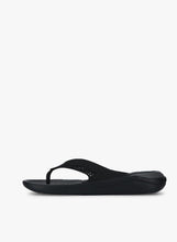 Load image into Gallery viewer, c1e2e716-8410-4171-9ed3-3c20cd80e68c1529073187334-Crocs-Unisex-Flip-Flops-3031529073186748-4.jpg
