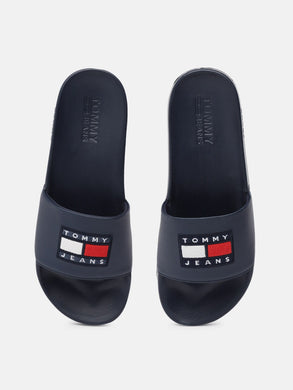 dbd3fd1c-be9d-43e9-8aa9-c6b08a93b1c81631795243832-Tommy-Hilfiger-Men-Flip-Flops-9371631795243496-1.jpg